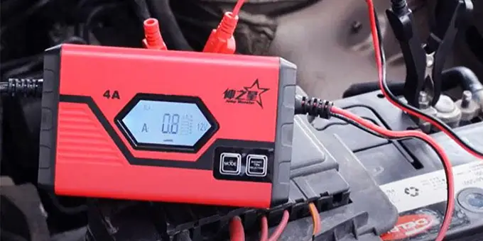 How to Trickle Charge a Car Battery